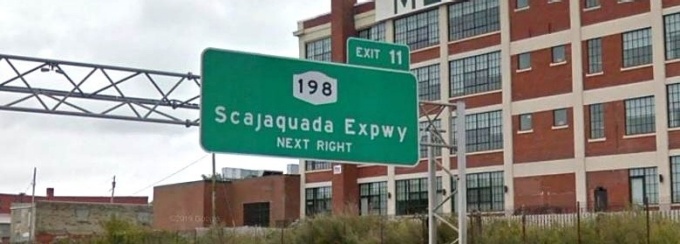 Scajaquada Expressway sign, Exit 11.