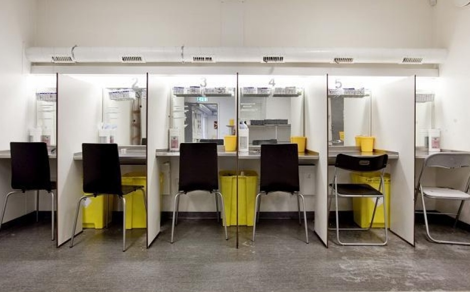 Harm reduction provides safe rooms for drug consumption. Photo courtesy of Mehdi Chebil, 2019.