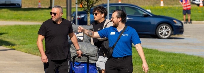 Campus Living staff welcomes students move into the Ellicott Residence Hall Complex on North Campus. 