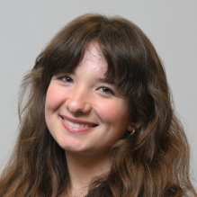 Headshot of Parapro Carina Bawdy.