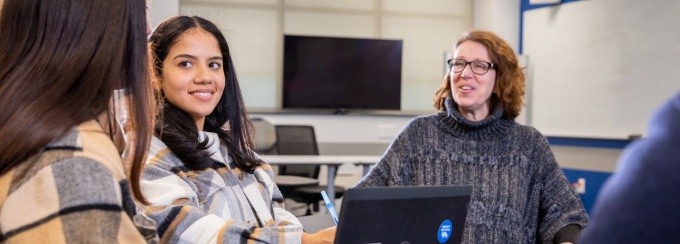 Students discussing a business project.