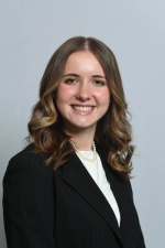 Headshot of Valerie Daun-Barnett.