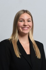 Headshot of Vivian Roy.