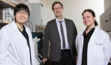 (left to right) Doctoral student Keit Men Wong, Bogdan Beirowski, and Elisabetta Babetto.