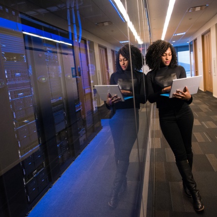 unsplash women in tech.