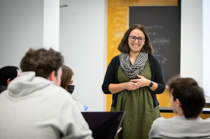 Federica Bulgarelli teaching a class. 